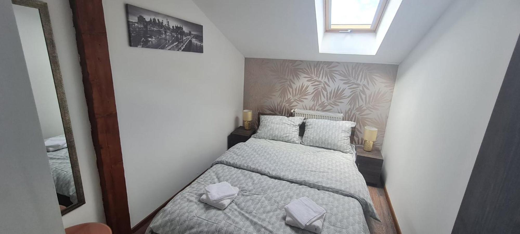 Cosy 2 Bedroom Apartment In New Town 브라쇼브 외부 사진