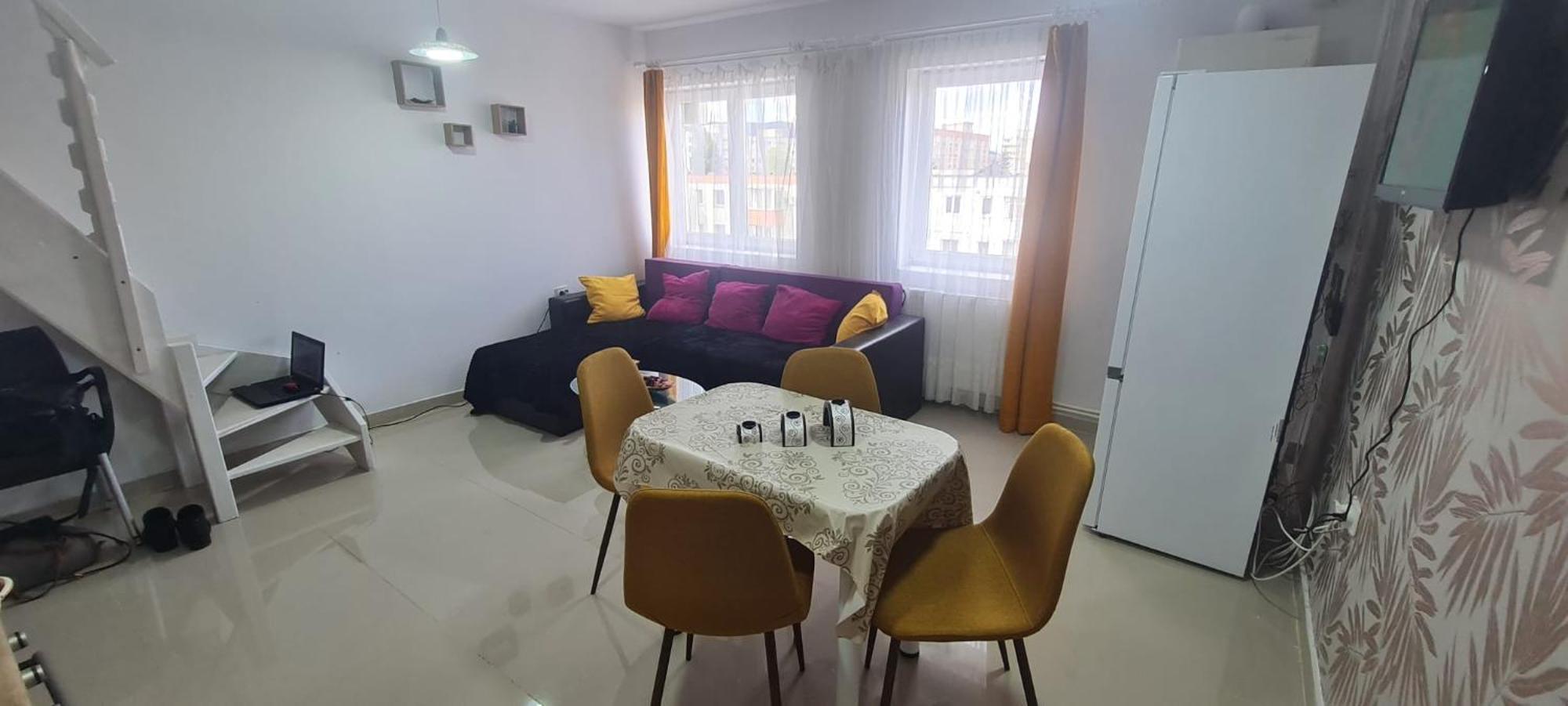 Cosy 2 Bedroom Apartment In New Town 브라쇼브 외부 사진
