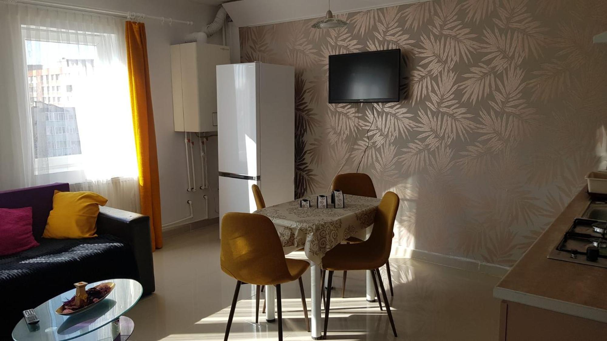 Cosy 2 Bedroom Apartment In New Town 브라쇼브 외부 사진
