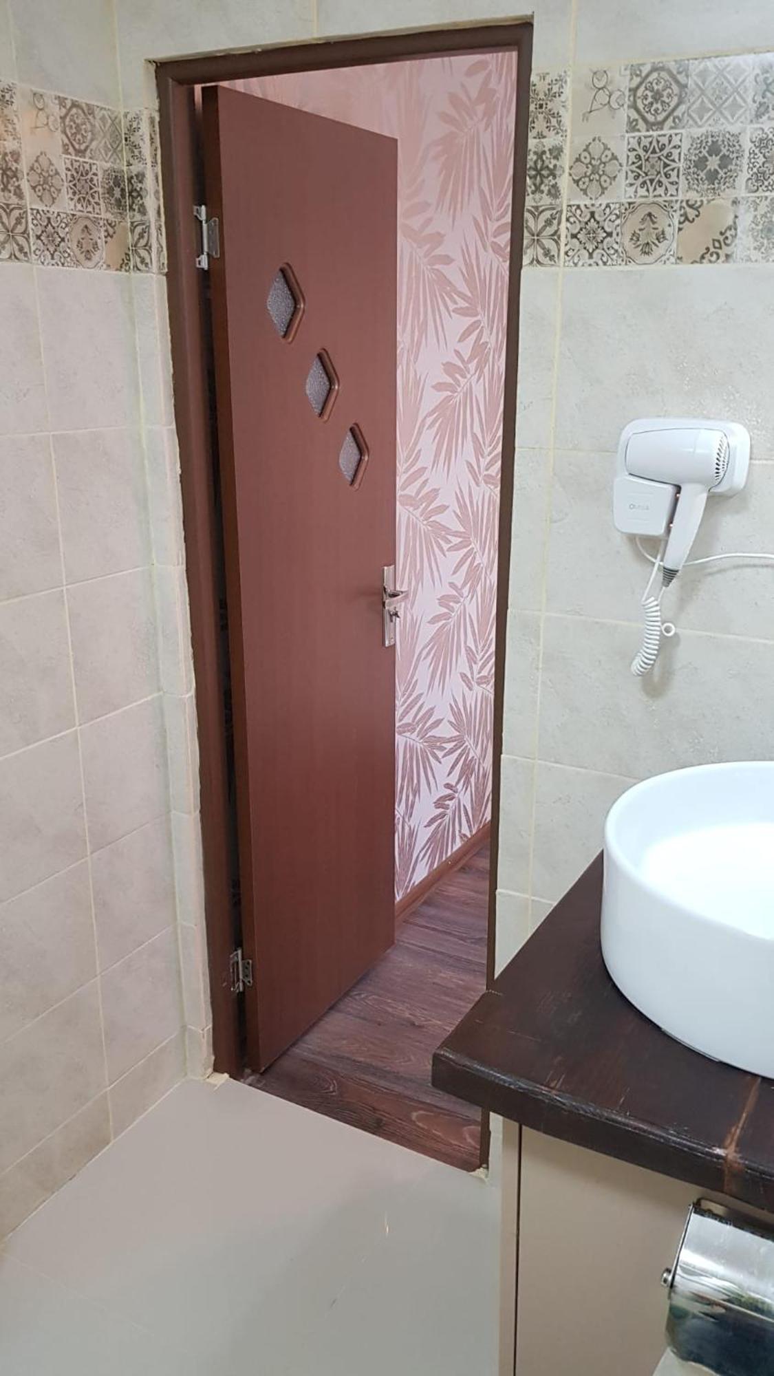 Cosy 2 Bedroom Apartment In New Town 브라쇼브 외부 사진